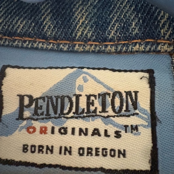 Original Pendleton Denim Jacket with Red and Blue Star Pattern - Picture 2 of 3